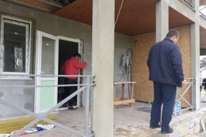 Trei cetateni originari din Ucraina si Armenia, prinsi lucrand ilegal pe teritoriul Republicii Moldova. Acestia si angajatorii au fost amendati, iar acum au ceteva zile la dispozitie ca sa paraseasca tara - FOTO