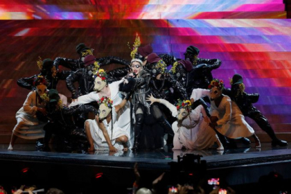 Madonna, moment controversat la Eurovision. Gestul care i-a infuriat pe organizatori - FOTO Madonna, moment controversat la Eurovision. Gestul care i-a infuriat pe organizatori - FOTO
