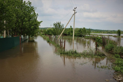 Dezastru in urma ploilor in mai multe localitati din tara. Gradinile, beciurile si casele oamenilor - inundate, iar mai multe culturi agricole - distruse - GALERIE FOTO Dezastru in urma ploilor in mai multe localitati din tara. Gradinile, beciurile si casele oamenilor - inundate, iar mai multe culturi agricole - distruse - GALERIE FOTO