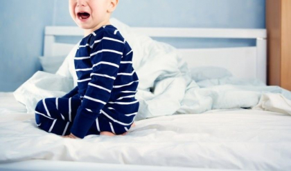 Un copil a murit, dupa ce s-a jucat cu un incarcator de telefon. Greseala facuta de mama sa Un copil a murit, dupa ce s-a jucat cu un incarcator de telefon. Greseala facuta de mama sa