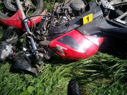 Tragedie la Cantemir: Un tanar a murit dupa ce s-a izbit de parapetul unui pod. Soferul era beat si nu avea permis de conducere Tragedie la Cantemir: Un tanar a murit dupa ce s-a izbit de parapetul unui pod. Soferul era beat si nu avea permis de conducere