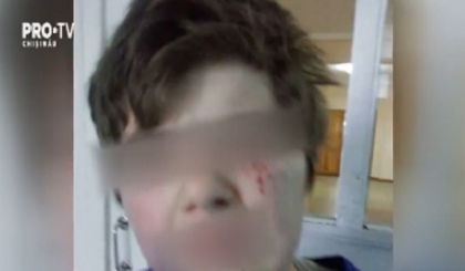 Angajatii spitalului de psihiatrie din capitala care ar fi batut o tanara internata acolo, adusi la Judecatorie. Acestia risca pana la 10 ani de puscarie - FOTO