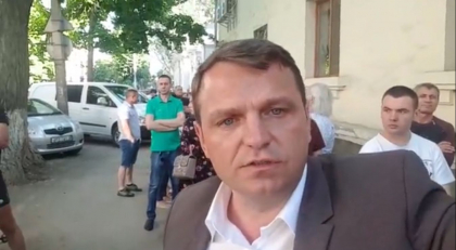 Andrei Nastase a votat la Chisinau. Liderul PPDA i-a indemnat pe cetateni sa iasa la vot Andrei Nastase a votat la Chisinau. Liderul PPDA i-a indemnat pe cetateni sa iasa la vot