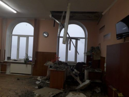 Un pod s-a prabusit intr-o scoala din Balti. Politia, la fata locului Un pod s-a prabusit intr-o scoala din Balti. Politia, la fata locului