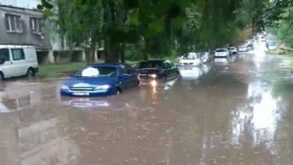 InfoTrafic informeaza: timp ploios, carosabil umed, respectiv aderenta este scazuta. CONDUCETI CU PRUDENTA !!! InfoTrafic informeaza: timp ploios, carosabil umed, respectiv aderenta este scazuta. CONDUCETI CU PRUDENTA !!!