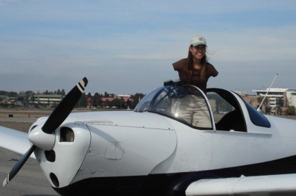 Povestea unei femei care a devenit pilot, desi s-a nascut fara maini - GALERIE FOTO Povestea unei femei care a devenit pilot, desi s-a nascut fara maini - GALERIE FOTO