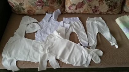 „Cadoul” Guvernului pentru nou-nascuti: hainute de calitate dubioasa, la preturi exagerate - anticoruptie.md „Cadoul” Guvernului pentru nou-nascuti: hainute de calitate dubioasa, la preturi exagerate - anticoruptie.md