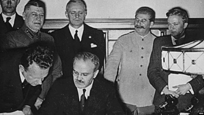 Pactul Molotov-Ribbentrop a fost publicat, in original, pentru prima data - VIDEO