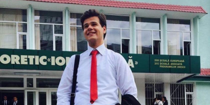 Cine este absolventul care a tinut discursul emotionant de la Liceul Teoretic „Ion Creanga”: "Ceea ce astazi se numeste clasa XII-a B, 
peste trei luni va deveni diaspora" - VIDEO