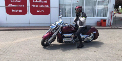 Dupa ce doua luni nu a iesit in fata publicului, astazi Vlad Plahotniuc a fost surprins pe o motocicleta la o benzinarie din Straseni - GALERIE FOTO Dupa ce doua luni nu a iesit in fata publicului, astazi Vlad Plahotniuc a fost surprins pe o motocicleta la o benzinarie din Straseni - GALERIE FOTO