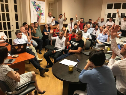 PAS a decis. Functia de speaker va apartine Partidului Socialistilor: "Decizia nu se bazeaza pe incredere si parteneriat cu socialistii" PAS a decis. Functia de speaker va apartine Partidului Socialistilor: "Decizia nu se bazeaza pe incredere si parteneriat cu socialistii"