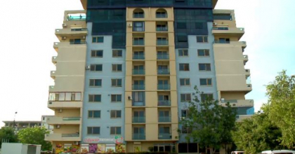 Un copil de 2 ani a murit dupa ce a cazut de la etajul 5. Unde se afla mama acestuia Un copil de 2 ani a murit dupa ce a cazut de la etajul 5. Unde se afla mama acestuia