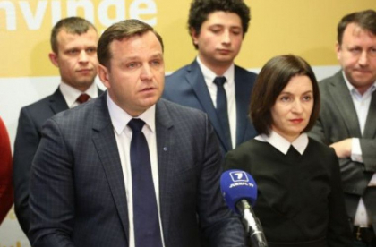 Liderii ACUM ii cheama pe socialisti la discutii, azi seara sau maine dimineata, la Parlament. Mesajul Maiei Sandu si a lui Andrei Nastase Liderii ACUM ii cheama pe socialisti la discutii, azi seara sau maine dimineata, la Parlament. Mesajul Maiei Sandu si a lui Andrei Nastase