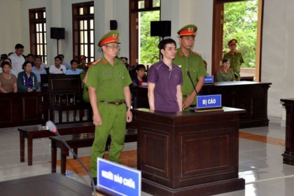 Un blogger a fost condamnat la 6 ani de inchisoare dupa o postare pe Facebook