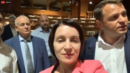 URMARESTE LIVE. Maia Sandu si Andrei Nastase au iesit la declaratii, dupa ce Igor Dodon a anuntat ca cel mai probabil vom avea alegeri anticipate: „Invitam PSRM sa vina aici in sala de sedinta” URMARESTE LIVE. Maia Sandu si Andrei Nastase au iesit la declaratii, dupa ce Igor Dodon a anuntat ca cel mai probabil vom avea alegeri anticipate: „Invitam PSRM sa vina aici in sala de sedinta”