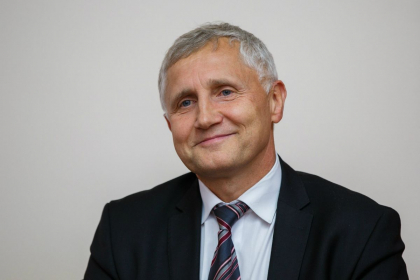 Secretarul de stat la Ministerul de Justitie: "Sper din tot sufletul ca pagina oficiala a Curtii Constitutionale a fost sparta" Secretarul de stat la Ministerul de Justitie: "Sper din tot sufletul ca pagina oficiala a Curtii Constitutionale a fost sparta"