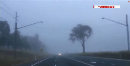 Mai multe zboruri au fost anulate, iar traficul rutier a fost suspendat pentru mai multe ore la Sydney, unde un strat gros de ceata a acoperit orasul Mai multe zboruri au fost anulate, iar traficul rutier a fost suspendat pentru mai multe ore la Sydney, unde un strat gros de ceata a acoperit orasul