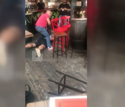 Cei mai violenti suporteri din Europa din nou in actiune. Ultrasii polonezi s-au dat in spectacol ieri la Skopje. Aproximativ 200 de fani au fost retinuti de politia locala, dupa ce s-au luat la bataie inainte de meciul dintre Macedonia de Nord si Polonia din cadrul preliminariilor Euro 2020 Cei mai violenti suporteri din Europa din nou in actiune. Ultrasii polonezi s-au dat in spectacol ieri la Skopje. Aproximativ 200 de fani au fost retinuti de politia locala, dupa ce s-au luat la bataie inainte de meciul dintre Macedonia de Nord si Polonia din cadrul preliminariilor Euro 2020