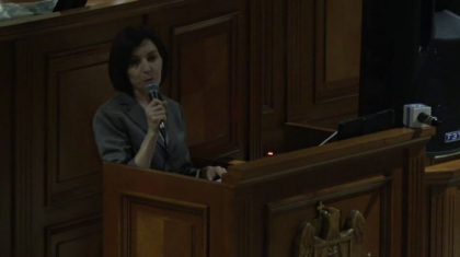 Discursul de investire a guvernului Sandu: "Dictatorul a cazut! Incepand de astazi, regimul oligarhic este in opozitie. Nu va fi usor. Dar noi nu am venit in politica pentru ca e usor, ci pentru ca trebuie" Discursul de investire a guvernului Sandu: "Dictatorul a cazut! Incepand de astazi, regimul oligarhic este in opozitie. Nu va fi usor. Dar noi nu am venit in politica pentru ca e usor, ci pentru ca trebuie"