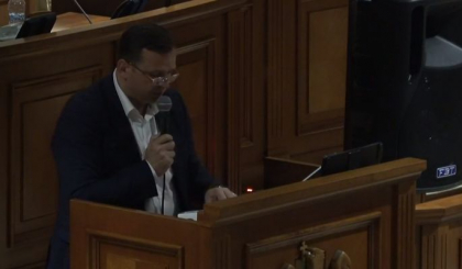 In plenul Parlamentului, Andrei Nastase a propus sa fie trimisa o adresare la CtEDO privind abuzurile Curtii Constitutionale
