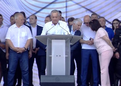 Vlad Plahotniuc, de pe scena din PMAN: "Dodon e tradatorul"