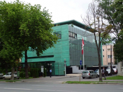 Reactia Responsabililor de la Ambasada Canadei la Chisinau dupa evenimentele politice petrecute in tara: "Incurajam toate partidele si institutiile politice din Moldova sa se angajeze in dialog pentru a rezolva impasul actual" Reactia Responsabililor de la Ambasada Canadei la Chisinau dupa evenimentele politice petrecute in tara: "Incurajam toate partidele si institutiile politice din Moldova sa se angajeze in dialog pentru a rezolva impasul actual"