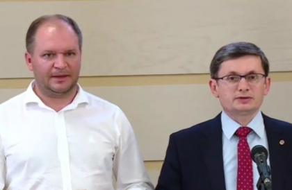 Raspunsul Blocului ACUM si PSRM cu privire la invitatia la dialog trimisa de PD: "Parlamentul e functional, deputatii PD sa vina la munca, la sedinta parlamentului"