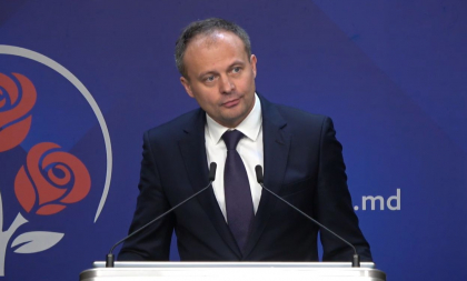 Andrian Candu da asigurari ca deputatii PSRM si ACUM nu vor fi arestati: "Un dosar penal se porneste atunci cand parlamentarului ii este ridicata imunitatea" Andrian Candu da asigurari ca deputatii PSRM si ACUM nu vor fi arestati: "Un dosar penal se porneste atunci cand parlamentarului ii este ridicata imunitatea"