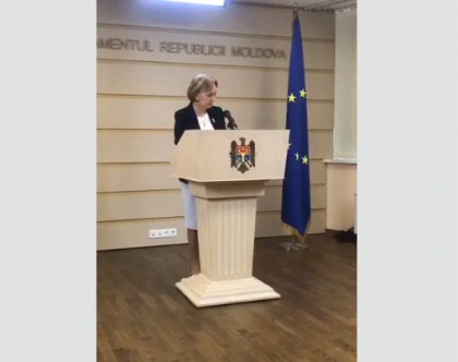 URMARESTE LIVE. Zinaida Greceanii: "Noi nu dam afara pe nimeni. Cei care sunt specialisti, vor ramane sa munceasca. Parlamentul este functional" URMARESTE LIVE. Zinaida Greceanii: "Noi nu dam afara pe nimeni. Cei care sunt specialisti, vor ramane sa munceasca. Parlamentul este functional"