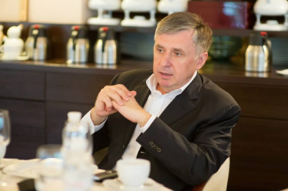 Ion Sturza: "Astazi la Chisinau vin doi emisari de rang inalt de la Bucuresti. Operatiunea "salvati soldatul Plaha" s-a inceput"