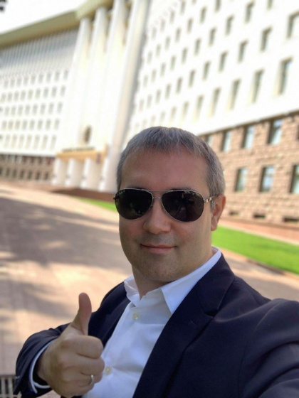 Sergiu Sarbu s-a intors la munca in Parlament: "Draga Alianta! Fara suparare, dar eu voi fi cosmarul vostru pentru urmatoarea perioada, care, sigur nu va fi una de durata!" Sergiu Sarbu s-a intors la munca in Parlament: "Draga Alianta! Fara suparare, dar eu voi fi cosmarul vostru pentru urmatoarea perioada, care, sigur nu va fi una de durata!"