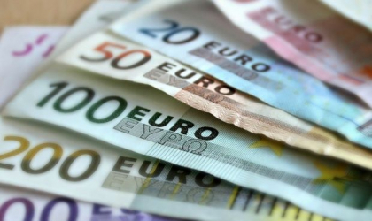 Cat costa astazi 1 euro si 1 dolar. Curs valutar 17 iunie - FOTO Cat costa astazi 1 euro si 1 dolar. Curs valutar 17 iunie - FOTO
