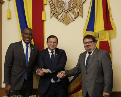 Andrei Nastase a avut o intrevedere cu ambasadorul UE si SUA la Chisinau, Peter Michalko si E.S. Dereck J.Hogan: „Parteneriatele solide dainuie in timp” - FOTO Andrei Nastase a avut o intrevedere cu ambasadorul UE si SUA la Chisinau, Peter Michalko si E.S. Dereck J.Hogan: „Parteneriatele solide dainuie in timp” - FOTO