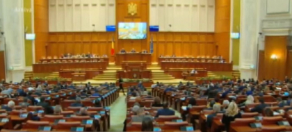 Urmeaza o zi de foc pentru Guvernul din Romania. Astazi, Parlamentul de la Bucuresti va dezbate si vota motiunea de cenzura depusa saptamana trecuta in legislativ - FOTO Urmeaza o zi de foc pentru Guvernul din Romania. Astazi, Parlamentul de la Bucuresti va dezbate si vota motiunea de cenzura depusa saptamana trecuta in legislativ - FOTO