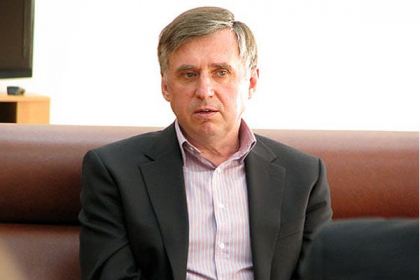 Ion Sturza: "Domnul Diacov, de ce iti “rupi camasa“ pentru cei care ne-au fost calai?" Ion Sturza: "Domnul Diacov, de ce iti “rupi camasa“ pentru cei care ne-au fost calai?"