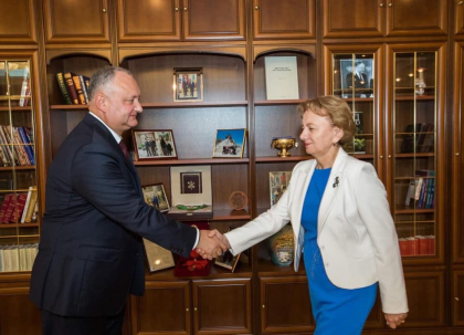 Igor Dodon: "Presedintele tarii are posibilitatea de a promulga operativ legile adoptate fara a le intoarce in Parlament pentru reexaminare, asa cum se intimpla in legislatura precedenta" Igor Dodon: "Presedintele tarii are posibilitatea de a promulga operativ legile adoptate fara a le intoarce in Parlament pentru reexaminare, asa cum se intimpla in legislatura precedenta"