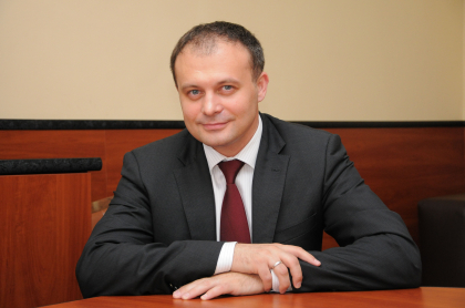 Cu ce scop Andrian Candu a plecat la Washington, si ce legatura are asta cu criza politica de la Chisinau? Cum raspunde vicepresedintele PD