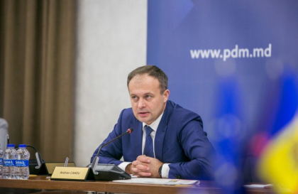 Andrian Candu ii sare in aparare lui Igor Dodon si spune ca banii pentru reparatia Presedintiei nu au fost donati de catre turci ca recompensa pentru expulzarea profesorilor de la „Orizont” Andrian Candu ii sare in aparare lui Igor Dodon si spune ca banii pentru reparatia Presedintiei nu au fost donati de catre turci ca recompensa pentru expulzarea profesorilor de la „Orizont”
