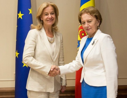 Primele intrevederi ale Zinaidei Greceanii. Presedintele parlamentului s-a intalnit cu ambasadorul Regatului Tarilor de Jos in RM - FOTO
Primele intrevederi ale Zinaidei Greceanii. Presedintele parlamentului s-a intalnit cu ambasadorul Regatului Tarilor de Jos in RM - FOTO