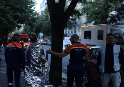 Incendiu puternic la Paris. 2 oameni au murit carbonizati, unul dupa ce s-a aruncat de la etaj - FOTO Incendiu puternic la Paris. 2 oameni au murit carbonizati, unul dupa ce s-a aruncat de la etaj - FOTO