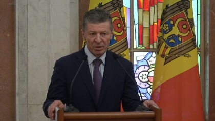 Dmitri Kozak, despre demisia lui Vlad Plahotniuc: "Noi suntem multumiti ca acest criminal a parasit tara" Dmitri Kozak, despre demisia lui Vlad Plahotniuc: "Noi suntem multumiti ca acest criminal a parasit tara"