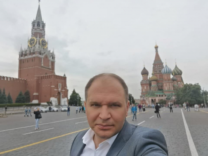 Ion Ceban s-a fotografiat in Piata Rosie din Moscova. Deputatul se afla intr-o vizita de lucru in Rusia impreuna cu Zinaida Greceanii, Alexandru Slusari si Oazu Nantoi - FOTO Ion Ceban s-a fotografiat in Piata Rosie din Moscova. Deputatul se afla intr-o vizita de lucru in Rusia impreuna cu Zinaida Greceanii, Alexandru Slusari si Oazu Nantoi - FOTO