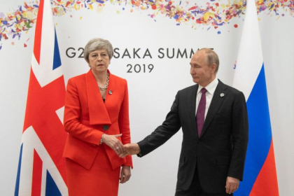 Theresa May i-a vorbit lui Putin despre otravirea spionului Skripal. Reactia liderului rus