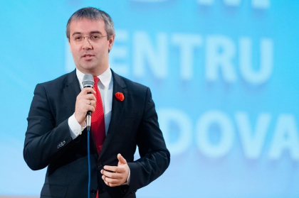Mesajul lui Sergiu Sirbu, dupa ce si-a dat demisia din functia de vicepresedinte al PD. Democratul a inceput cu cateva versuri din „Glossa” lui Eminescu: „Viitorul si trecutul/ Sunt a filei doua fete,/ Vede-n capat inceputul/ Cine stie sa le-nvete” - FOTO Mesajul lui Sergiu Sirbu, dupa ce si-a dat demisia din functia de vicepresedinte al PD. Democratul a inceput cu cateva versuri din „Glossa” lui Eminescu: „Viitorul si trecutul/ Sunt a filei doua fete,/ Vede-n capat inceputul/ Cine stie sa le-nvete” - FOTO