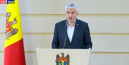 Alexandru Slusari a sustinut astazi la parlament un briefing de presa. Deputatul a vorbit despre raportul Kroll-2 si actiunile Comisiei de ancheta privind investigarea fraudei bancare - VIDEO