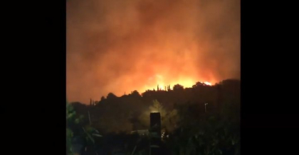 Adrian Ursu a trait clipe de groaza impreuna cu familia sa, aflandu-se la mare in Turcia. Vegetatia de pe o stanca din apropierea hotelului in care erau cazati a luat foc: "In jur era exact ca pe Titatic" - VIDEO Adrian Ursu a trait clipe de groaza impreuna cu familia sa, aflandu-se la mare in Turcia. Vegetatia de pe o stanca din apropierea hotelului in care erau cazati a luat foc: "In jur era exact ca pe Titatic" - VIDEO