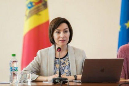 Maia Sandu, surprinsa intr-un avion de linie care ar fi mers spre Bruxelles: „La clasa economy, nici macar business?” - FOTO