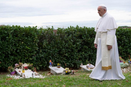 Vaticanul va deschide 2 morminte pentru a elucida un mister vechi de zeci de ani
