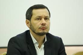 Ruslan Codreanu anunta un briefing de presa dupa ce membrii consiliului municipal au anuntat ca-i vor cere demisia: „Eu nu ma tin de scaune. Scaunul primarului e liber din iunie 2018” Ruslan Codreanu anunta un briefing de presa dupa ce membrii consiliului municipal au anuntat ca-i vor cere demisia: „Eu nu ma tin de scaune. Scaunul primarului e liber din iunie 2018”