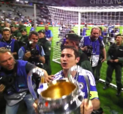 Chelsea are un nou antrenor. Frank Lampard a parasit echipa Derby County din liga secunda a Angliei si a revenit la clubul unde a scris istorie ca jucator Chelsea are un nou antrenor. Frank Lampard a parasit echipa Derby County din liga secunda a Angliei si a revenit la clubul unde a scris istorie ca jucator